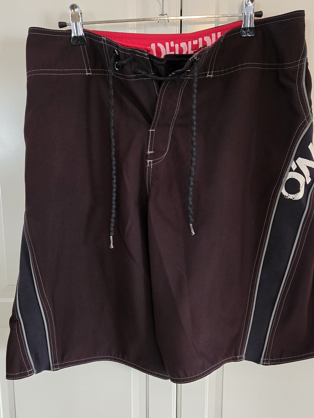 o'neil Men's Black Swim Trunks with Contrast Side Panels